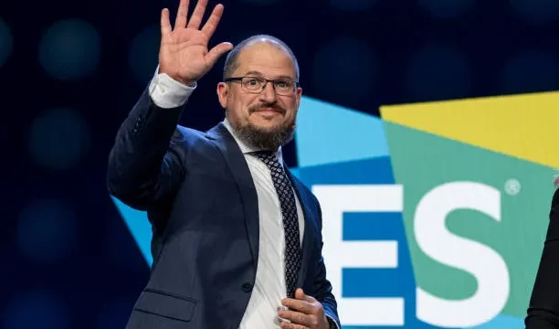 Qualcomm CEO says AI companies building phones running 100B parameter models